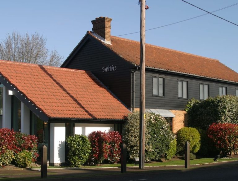 smiths 768x584